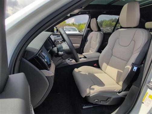 2026 Volvo XC90 B6 Ultra Dark Theme 7-Seater