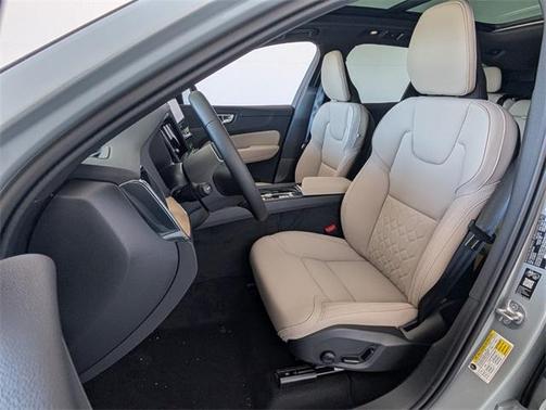 2026 Volvo XC60 B5 Core