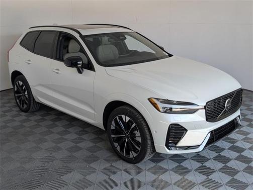2026 Volvo XC60 B5 Plus