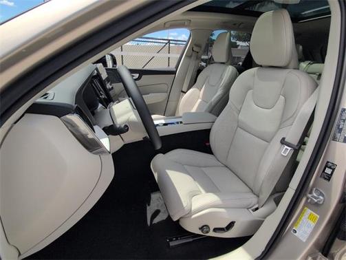 2026 Volvo XC60 Plug-In Hybrid T8 Ultra