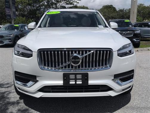 2024 Volvo XC90 B6 Ultimate Bright Theme 6-Seater