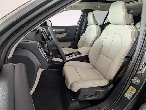 2026 Volvo XC40