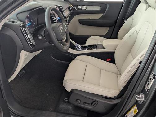 2026 Volvo XC40
