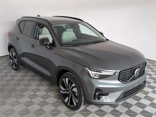 2026 Volvo XC40