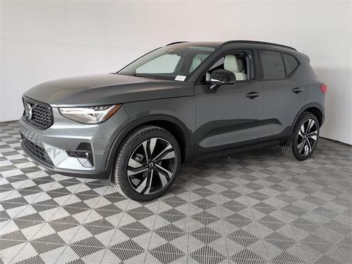 2026 Volvo XC40