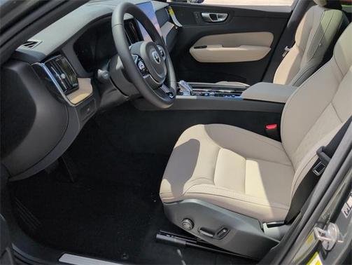 2026 Volvo XC60 B5 Core