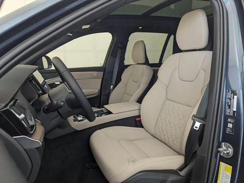 Denim Blue Metallic 2026 Volvo XC90 Plug-In Hybrid T8 Core