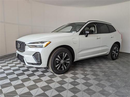 2025 Volvo XC60 Plug-In Hybrid T8 Core