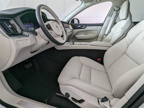 2025 Volvo XC60 Plug-In Hybrid T8 Core
