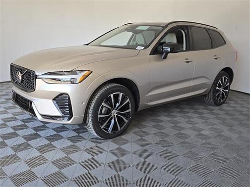 2025 Volvo XC60 B5 Plus