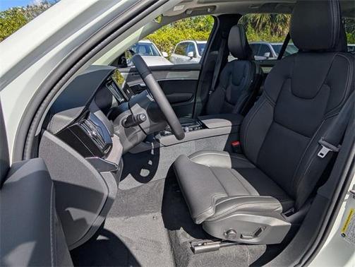 2026 Volvo XC90 B6 Ultra Dark Theme 7-Seater