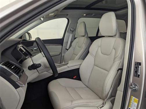 2023 Volvo XC90 Recharge Plug-In Hybrid T8 Plus 6 Passenger