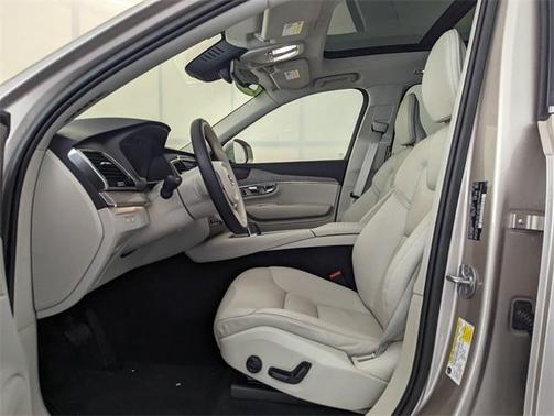 2023 Volvo XC90 Recharge Plug-In Hybrid T8 Plus 6 Passenger