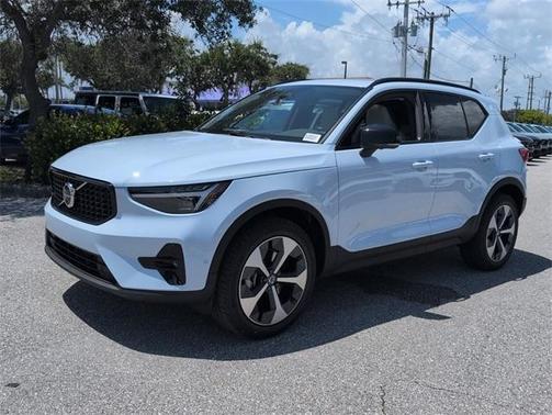 2026 Volvo XC40 B5 Plus