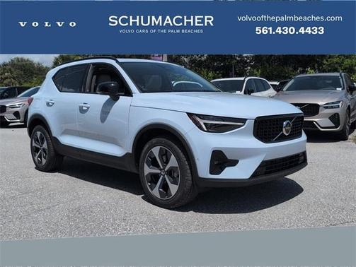 2026 Volvo XC40 B5 Plus