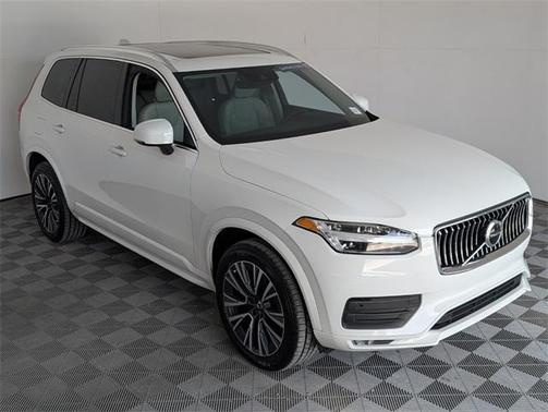 2022 Volvo XC90 T6 Momentum 7 Passenger