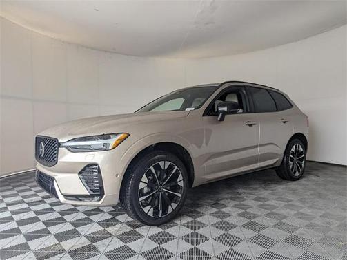 2026 Volvo XC60 B5 Plus