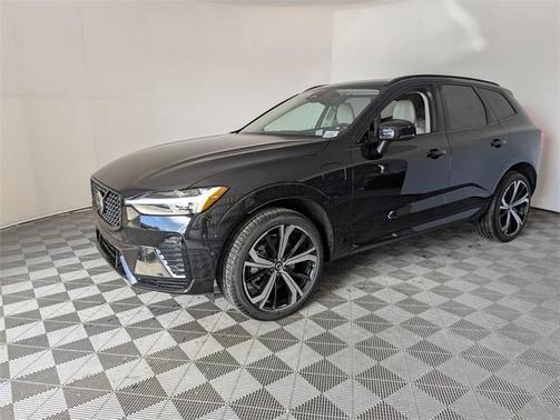 2025 Volvo XC60 Plug-In Hybrid T8 Ultra