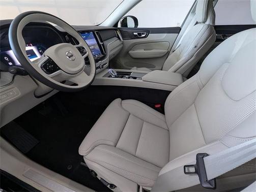 2025 Volvo XC60 Plug-In Hybrid T8 Ultra