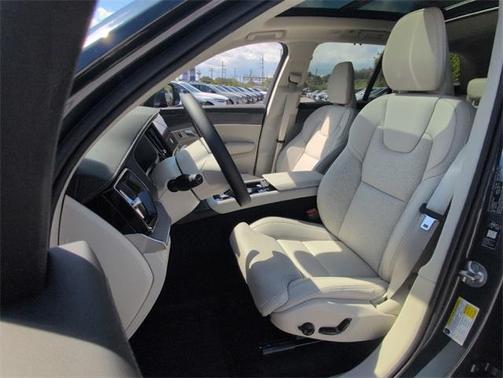 2026 Volvo XC90 B6 Ultra 7-Seater