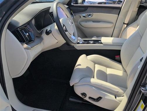 2026 Volvo XC90 B6 Ultra 7-Seater