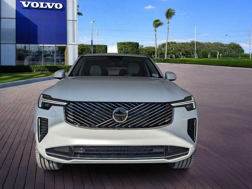 Crystal White Pearl 2026 Volvo XC90 B6 Ultra