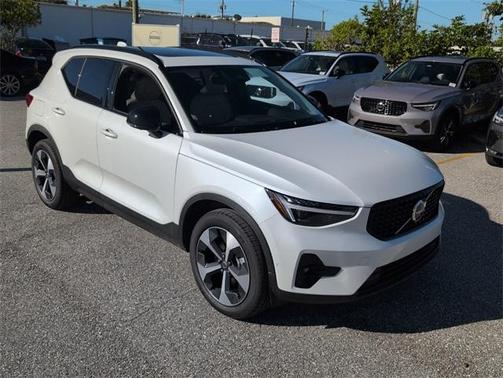 2026 Volvo XC40 B5 Plus