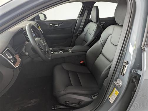 2024 Volvo S60 B5 Plus Dark Theme