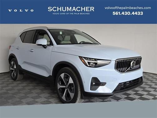 2025 Volvo XC40 B5 Plus Bright Theme