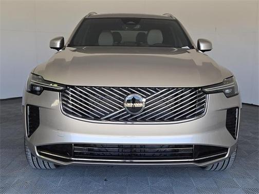 2025 Volvo XC90 B6 Core