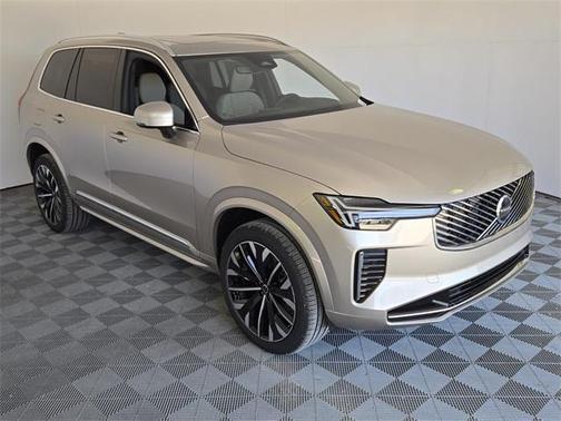 2025 Volvo XC90 B6 Core