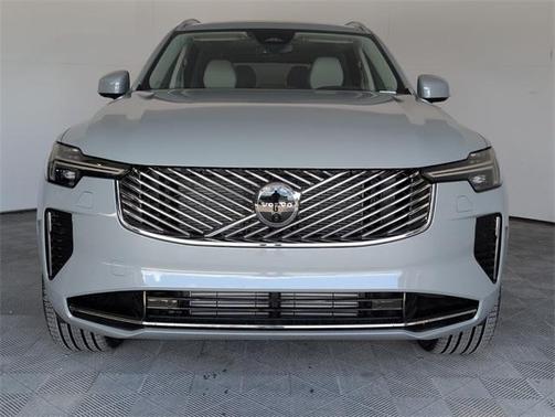 2026 Volvo XC90 T8 ULTRA