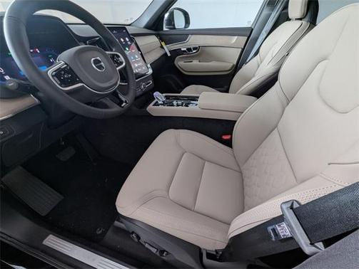 2025 Volvo XC90 Plug-In Hybrid T8 Core 7-Seater