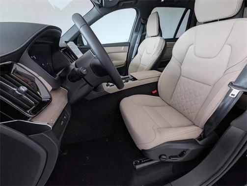 2025 Volvo XC90 Plug-In Hybrid T8 Core 7-Seater