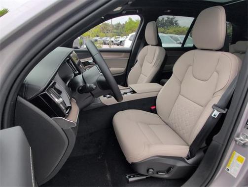 2026 Volvo XC90 B6 Plus 7-Seater