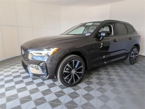 2025 Volvo XC60 B5 Plus