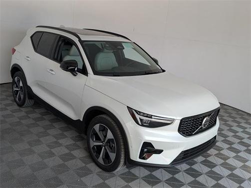 2026 Volvo XC40 B5 Plus