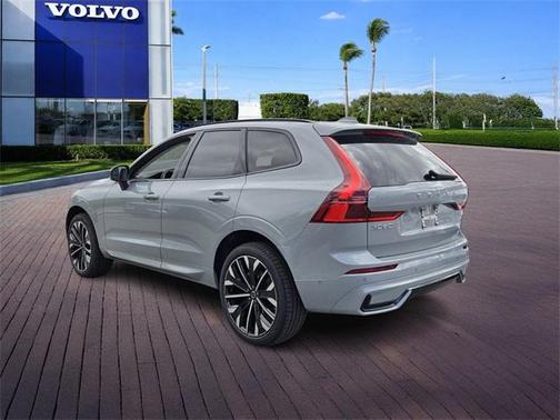 2026 Volvo XC60 B5 Ultra