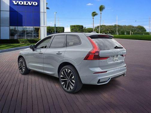 2026 Volvo XC60 B5 Ultra