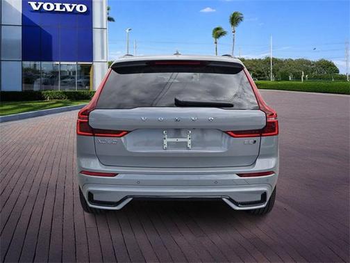 2026 Volvo XC60 B5 Ultra