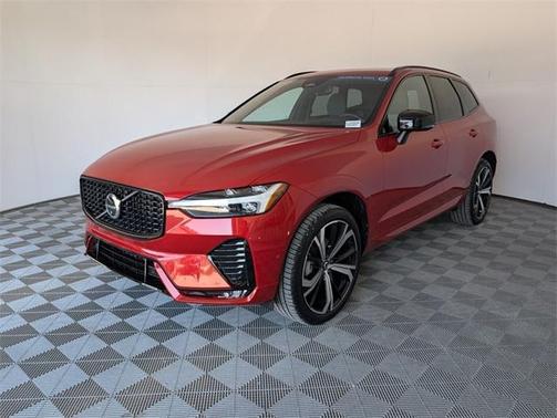 2022 Volvo XC60 B5 R-Design