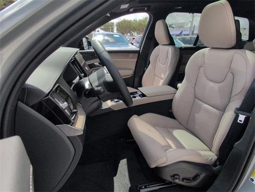 2026 Volvo XC90 B6 Ultra Dark Theme 7-Seater