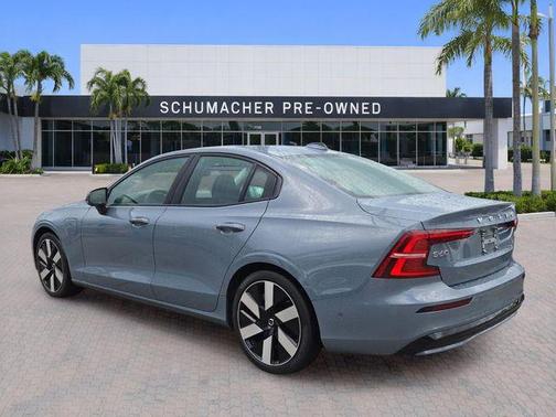 Thunder Gray Metallic 2024 Volvo S60 Recharge Plug-In Hybrid T8 Plus Dark Theme