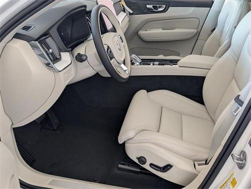 2026 Volvo XC60 T8 ULTRA