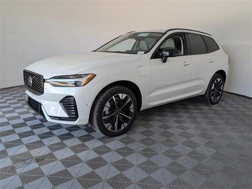 2026 Volvo XC60 T8 ULTRA