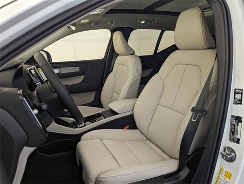 2026 Volvo XC40 B5 Plus