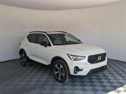 2026 Volvo XC40 B5 Plus