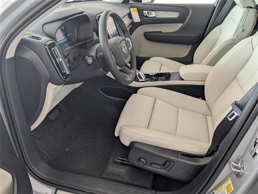 2026 Volvo XC40