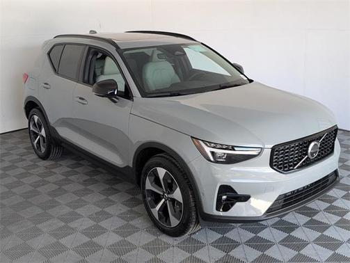 2026 Volvo XC40