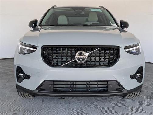 2026 Volvo XC40